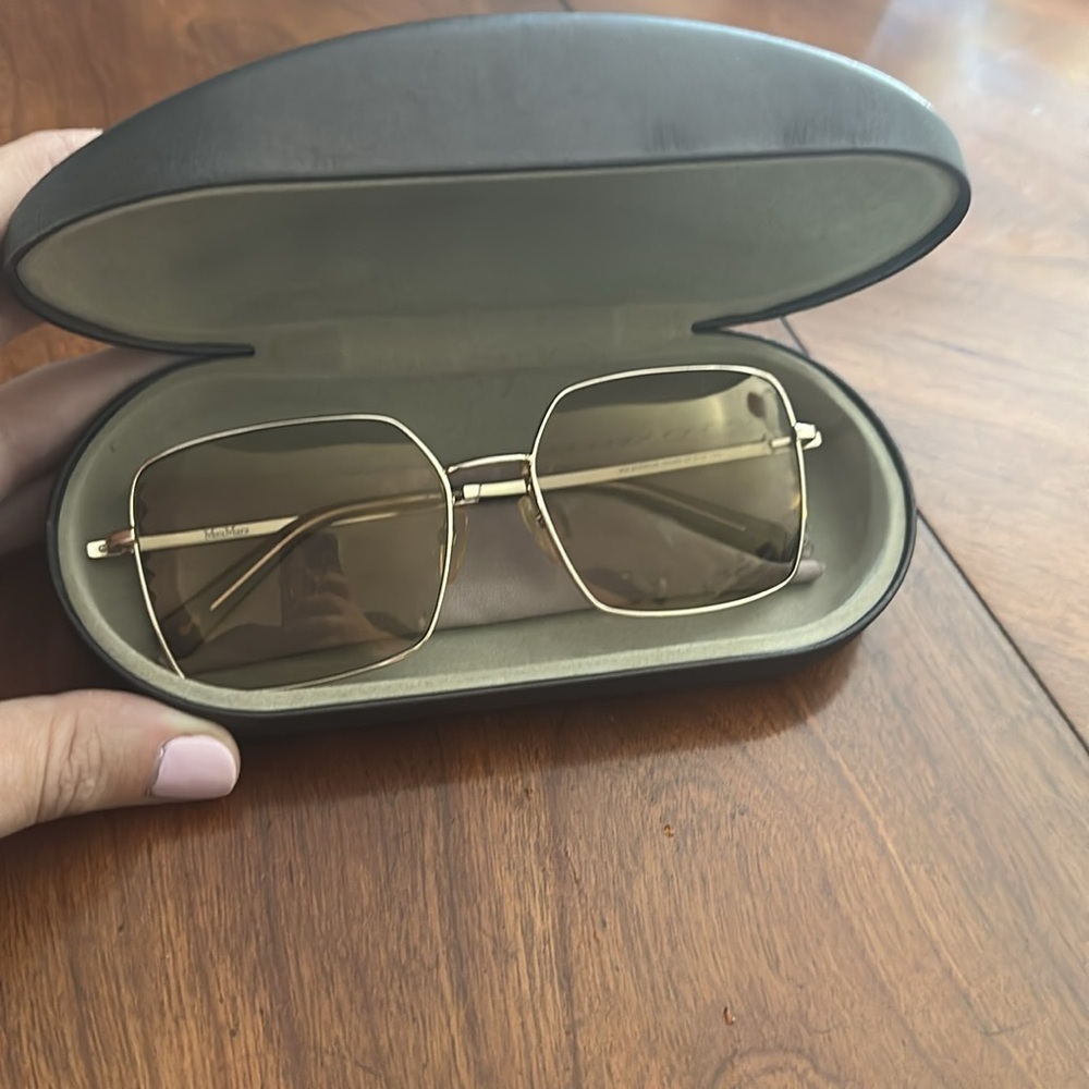MaxMara gold square sunglasses + case - Picture 5 of 5